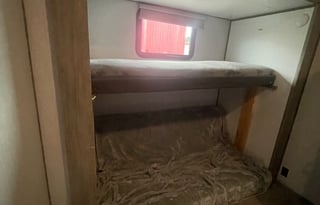 2 bedroom, 2 full baths, fifth wheel