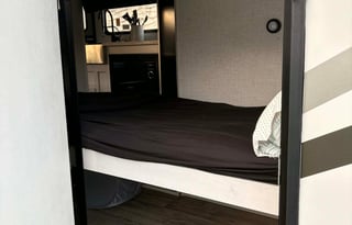 Family Adventure Bunkhouse – Easy Tow