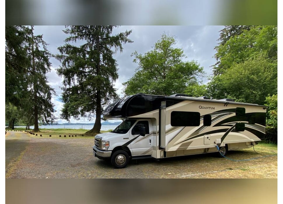 Class C Motor Home rentals in Mundelein