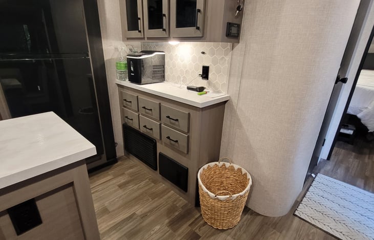 Ice maker at coffee bar