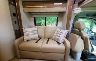 The Best View - 24 ft. Mercedes Winnebago View