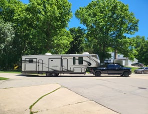 Forest River RV Sandpiper Luxury 384QBOK