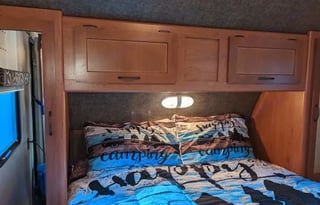 FULLY STOCKED! Forest River RV Cherokee Grey Wolf 28BH