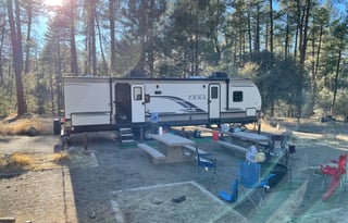 Glamping Haven: 2 Bdrms, Cozy Fire & Paws Welcome!