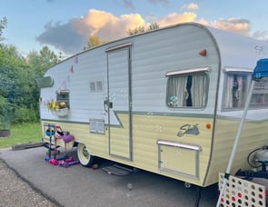 Shasta RVs Airflyte 19