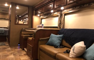 2017 Thor Motor Coach Chateau 31L