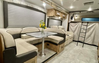 2021 Coachmen RV Leprechaun 319mb