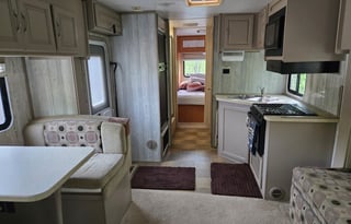 2007 Four Winds 500 29R - With Renovated Interior