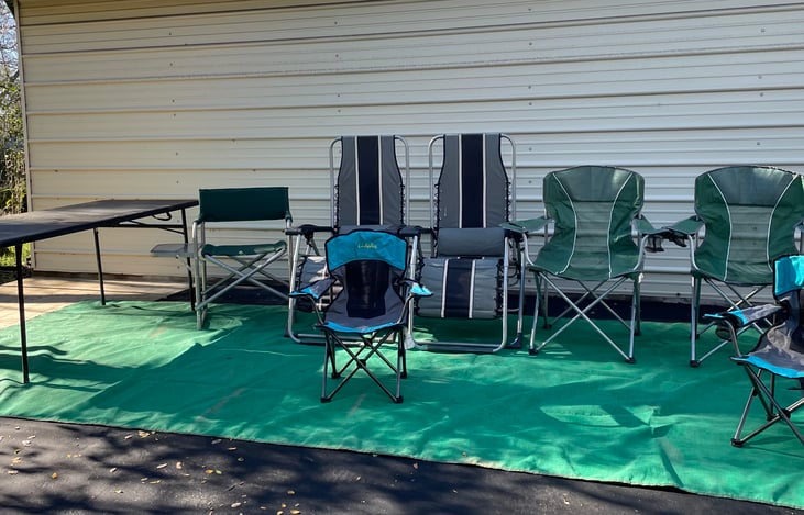 Outside amenities included at no additional charge.