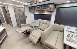 Luxury 2022 Georgetown GT7 RV