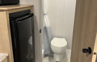 Lightweight trailer perfect for family getaway!