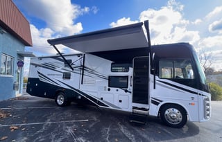 Luxury Class A GT5 2 Full Bathrooms