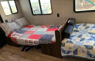 Family approved 1/2-ton towable Jayco w/bunks