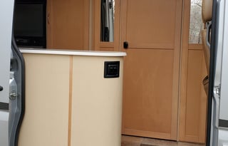 Adventure Van - Pleasure-Way Plateau TS