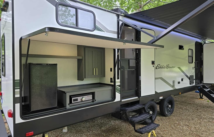 Outdoor Kitchen