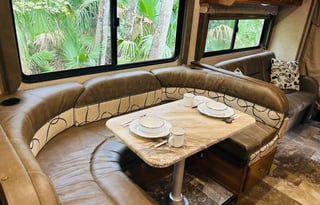 Pocket-Friendly Paradise: Spacious + 125 Miles