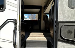 Your Home On Wheels! No Special License Needed!
