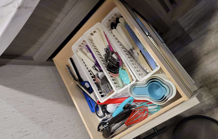 Kitchen utensils included.