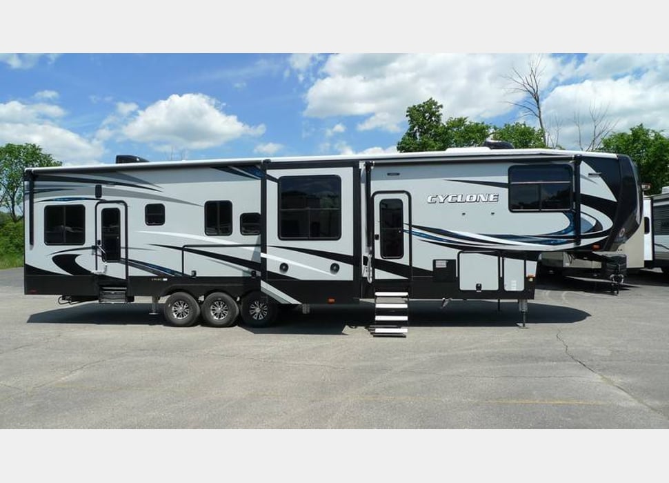 Fifth Wheel rentals in Stockton