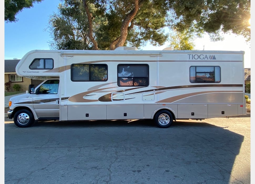 Class C Motor Home rentals in Nipomo