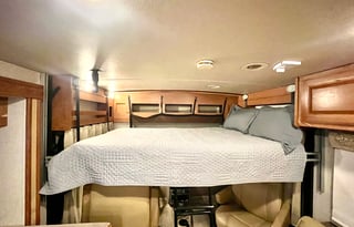 Get Out of Town 2018 Winnebago Sunstar 31BE