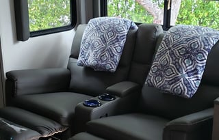 King Master, Fully Loaded Luxury, Turn-Key Ready!