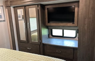 Pursuit of Happiness Motorhome- Delivery Only