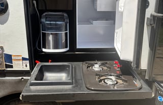 Custom stabilizers for “no rocking” while leveled