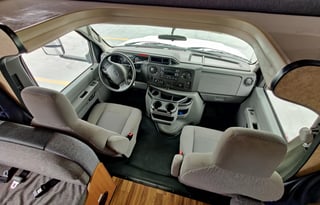 Clean and Cozy 2017 Thor Majestic