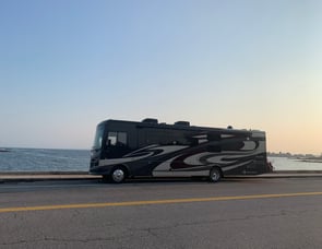 Fleetwood RV Bounder 36F