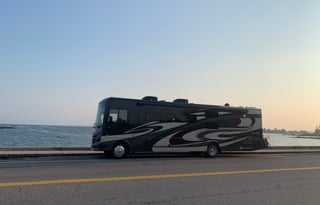DELIVERY: 2019 Bounder - 2FB - 3 Bunks - Washer