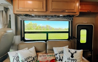Beautiful Class A Pet Friendly RV