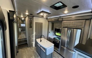 Hannah's Montana - 2021 Keystone RV Montana 3761FL
