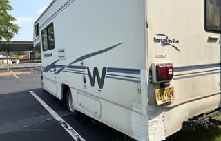 Newly Renovated RV - Minnie - Adventure Machine