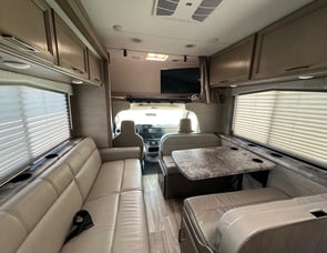 Thor Motor Coach Four Winds 30D