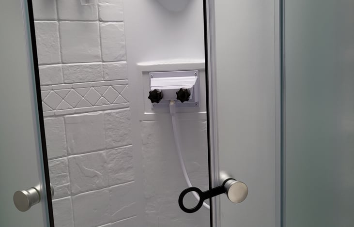 Lots of room in the corner stand up shower