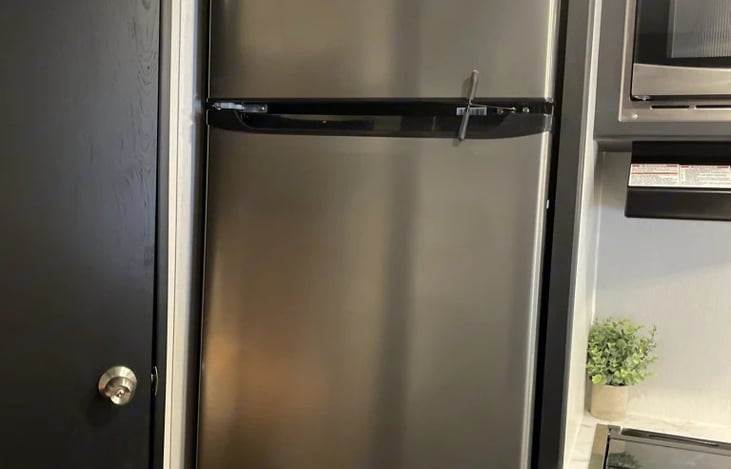 Full size refrigerator and freezer