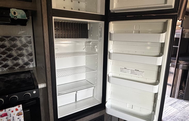 Refrigerator and freezer