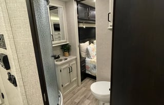 2023 Entrega Odessy with Bunks and Wifi - June Sky