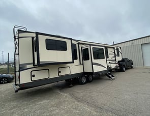 Forest River RV Salem Hemisphere 372RD