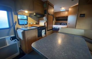 2018 Winnebago Minnie Winnie 22R