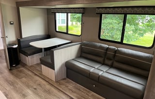 Fam Friendly 2023 Coachman Catalina 261BHS