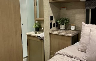 2022 Thor Motor Coach Magnitude BH31