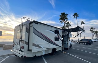 29B Thor Luxury 10 Sleeper Bunks 2 SlideOuts! Wifi