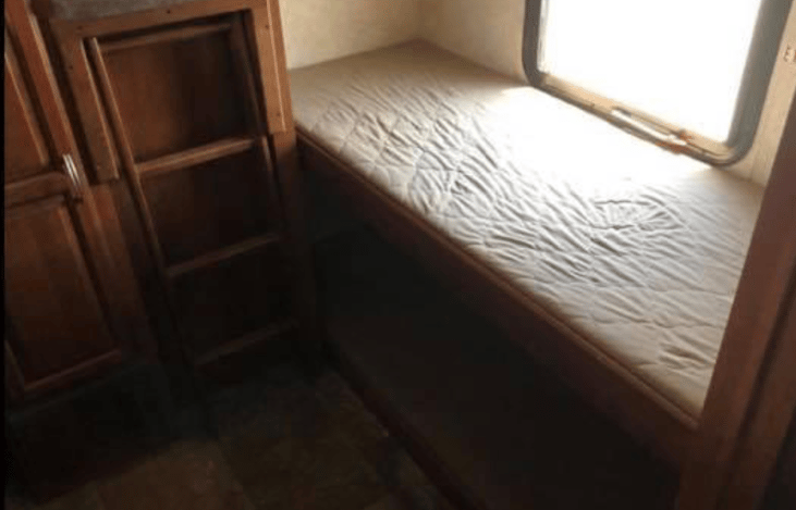 Bunkhouse with (4) bunks