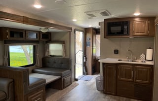 Beautiful Forest River 23FL, Sleeps 8, Open Layout