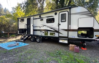 2022 Jayco 30ft Bunk house  (Delta Diva)