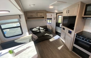 2022 Shadow Cruiser "CRISS FAMILY FREE AMENITIES"