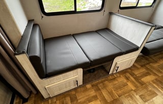 Fully Stocked, Double Bunk | Sleeps 6-8 | 2022 RV