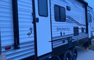 Great camper for the family and small dog!